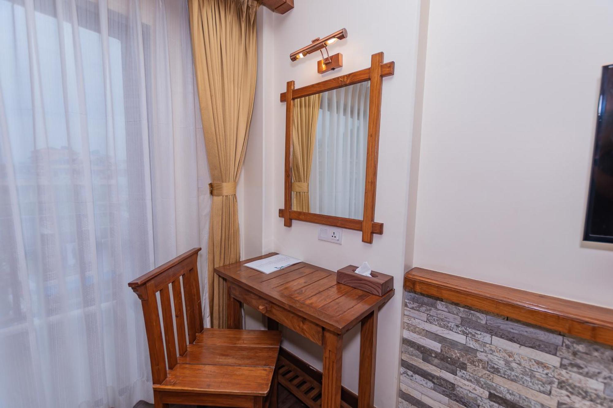 Pokhara Batika Hotell Eksteriør bilde